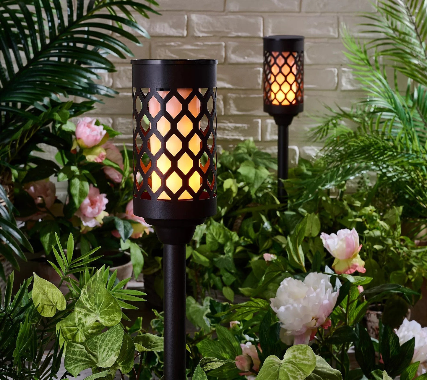 Lighteme High End 20 lumen Solar Pathway Torch Light Die-cast Aluminum and Glass (2-Pack)