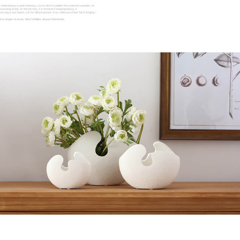 Lighteme Eggshell White Ceramic Planter