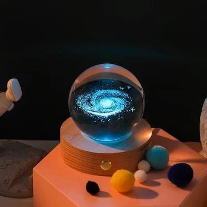 Leuchtender 3D-Kristallglobus von Lighteme – ein Nachtlicht wie kein anderes!