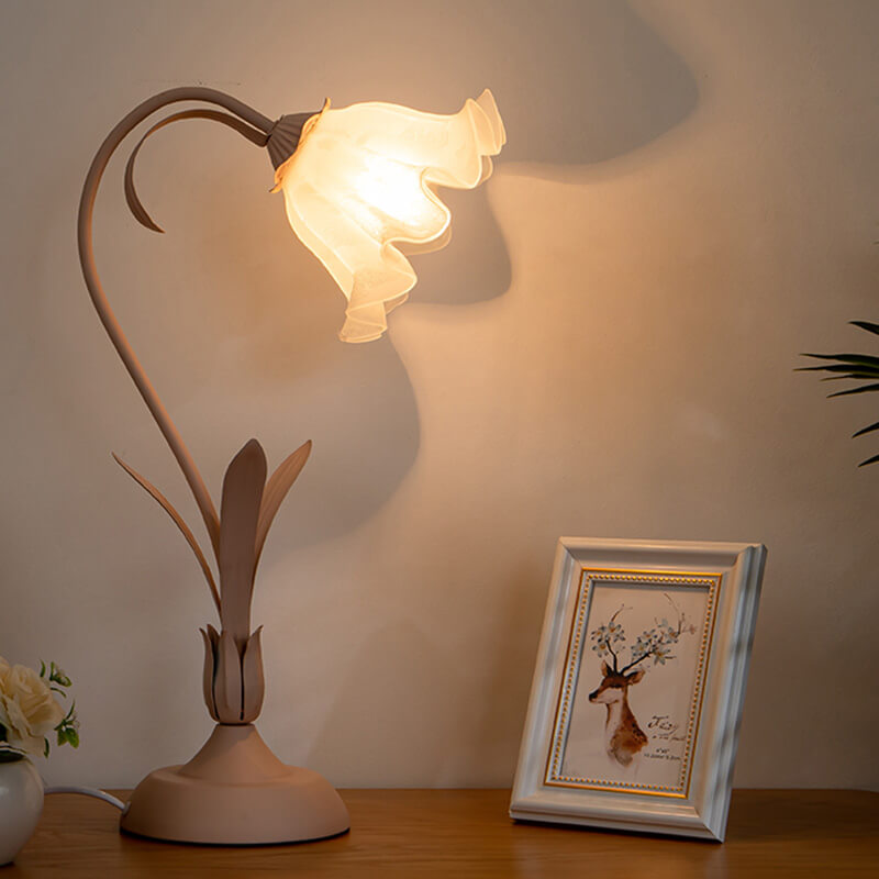 Lampe de table romantique à fleurs Lighteme