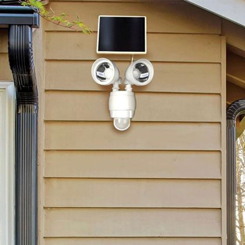 Lighteme 800-Lumen Solar Security Light