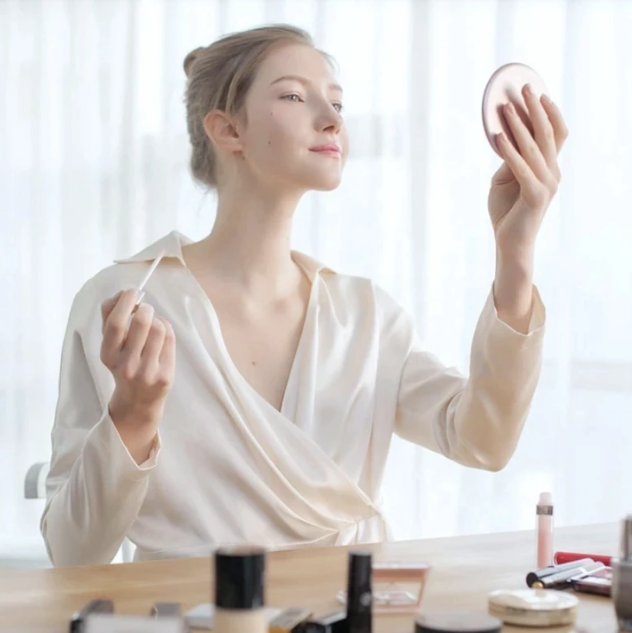 Lighteme Wireless Charging LED Cosmetic Mirror