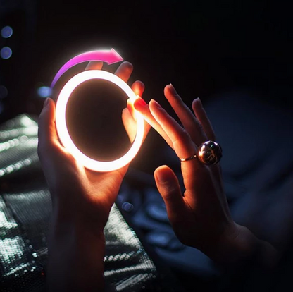 Lighteme Wireless Charging LED Cosmetic Mirror