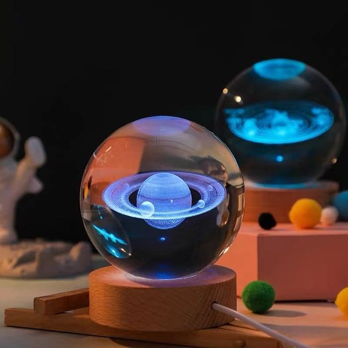 Leuchtender 3D-Kristallglobus von Lighteme – ein Nachtlicht wie kein anderes!
