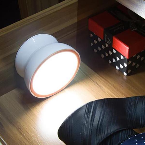 Lighteme LED Motion Sensor Night Light (2 colors)