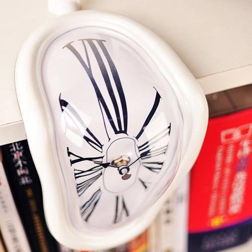 Horloge décorative en fonte Lighteme