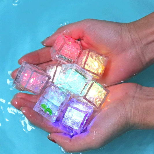 Jouet de bain cube à LED Lighteme 9 pièces