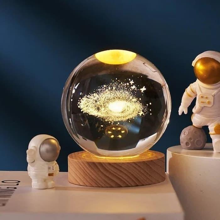 Leuchtender 3D-Kristallglobus von Lighteme – ein Nachtlicht wie kein anderes!