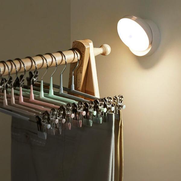 Lighteme LED Motion Sensor Night Light (2 colors)