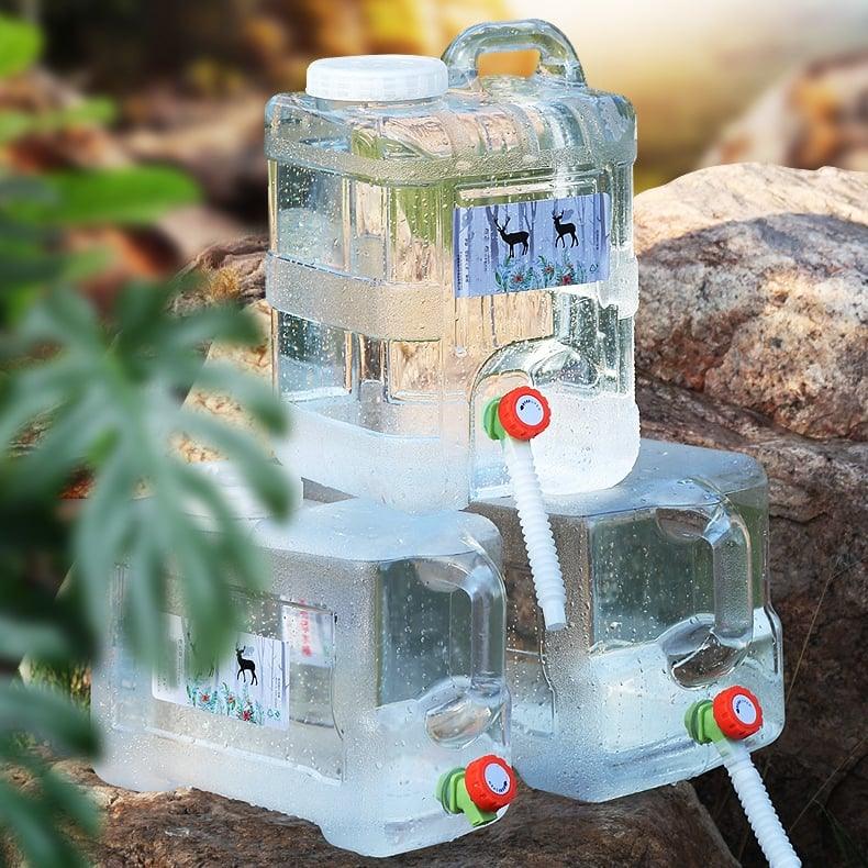 Tragbarer Outdoor-Wasserbehälter mit Wasserhahn von Lighteme