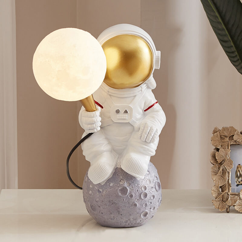 Lighteme Astronaut Resin Table Lamp