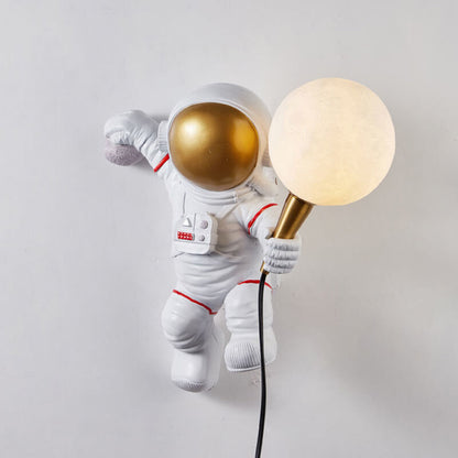 Lighteme Astronaut Resin Table Lamp
