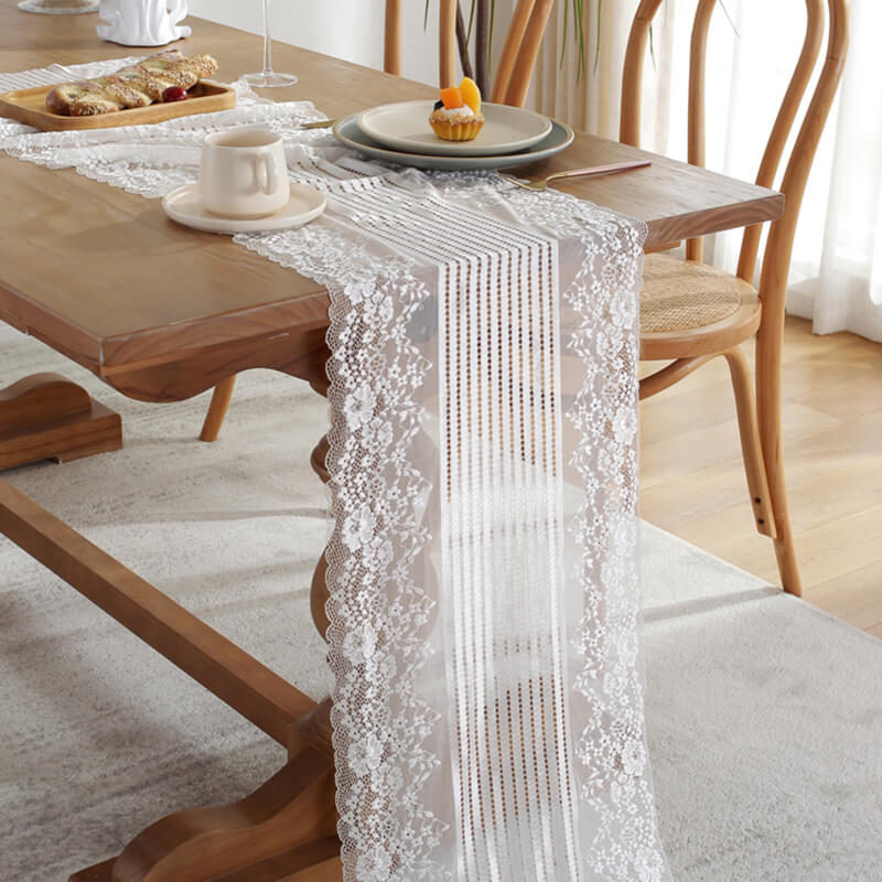 Chemin de table creux en macramé à fleurs Lighteme