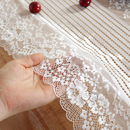 Chemin de table creux en macramé à fleurs Lighteme