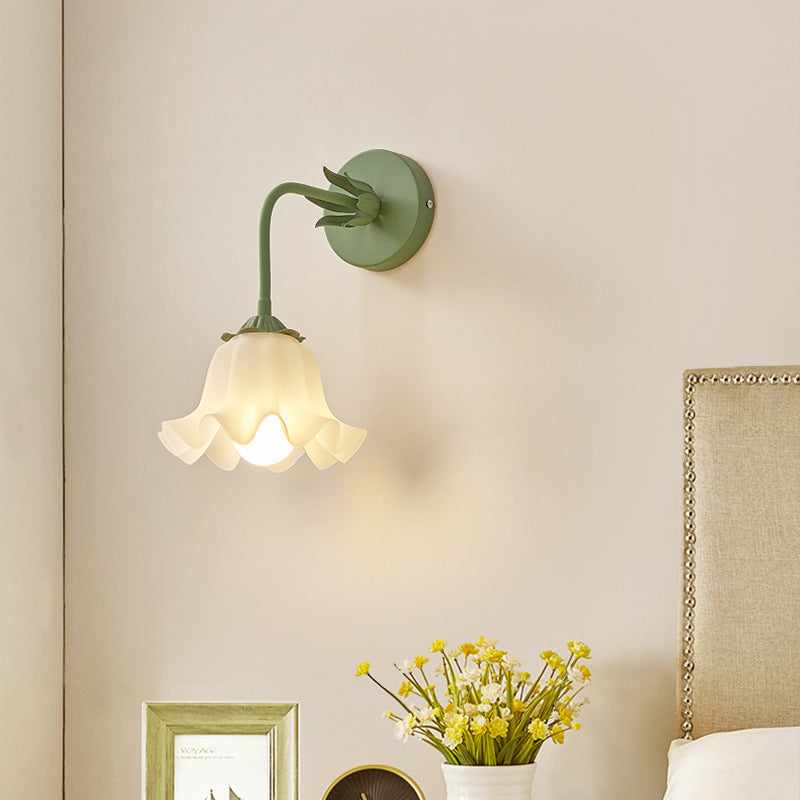 Lighteme Graceful Flower Wall Lamp