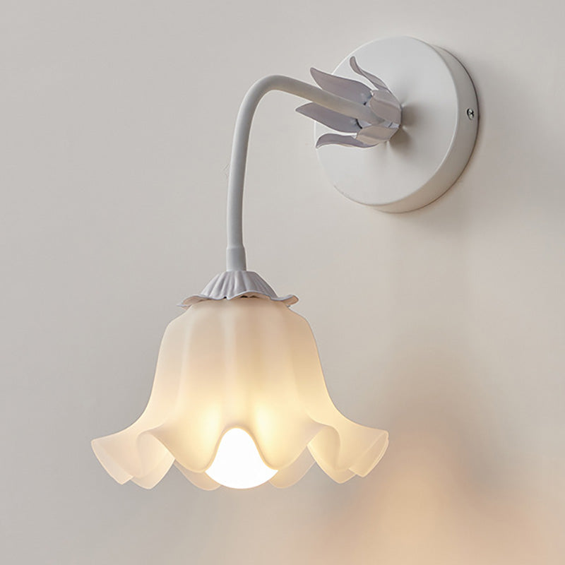 Lighteme Graceful Flower Wall Lamp