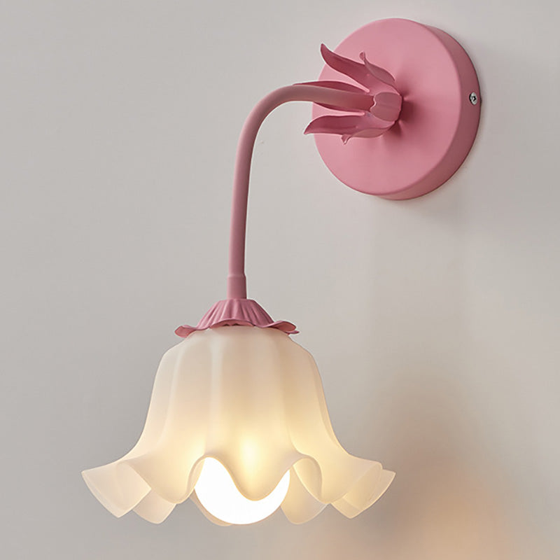 Lighteme Graceful Flower Wall Lamp