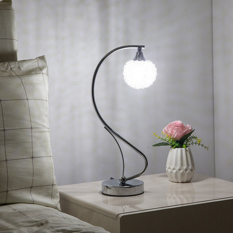 Lampe de table boule créative en aluminium Lighteme