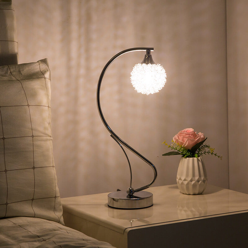 Lampe de table boule créative en aluminium Lighteme