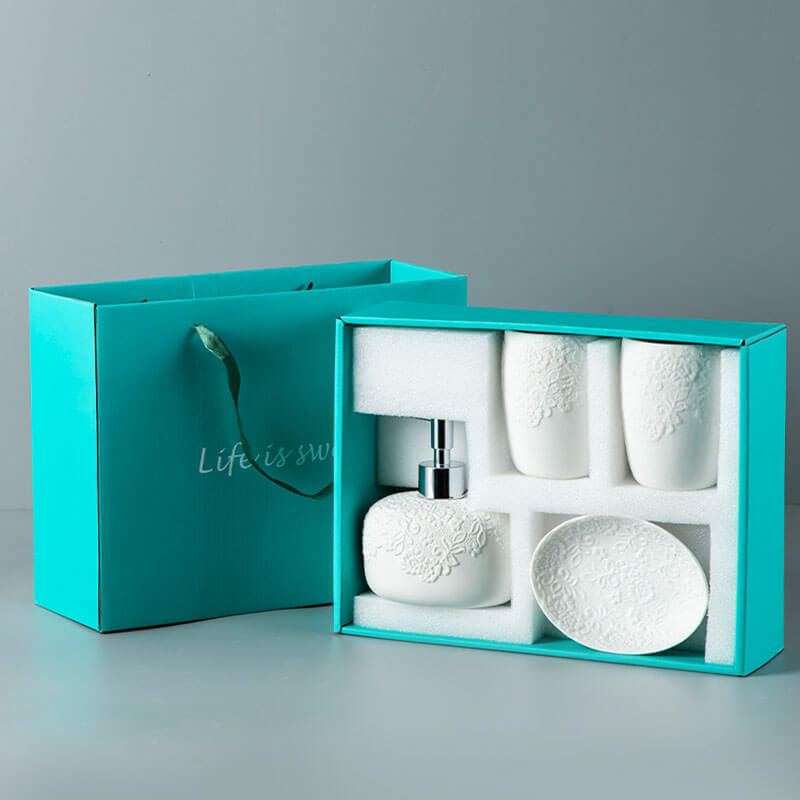 Lighteme Embossed Ceramic Bathroom Set