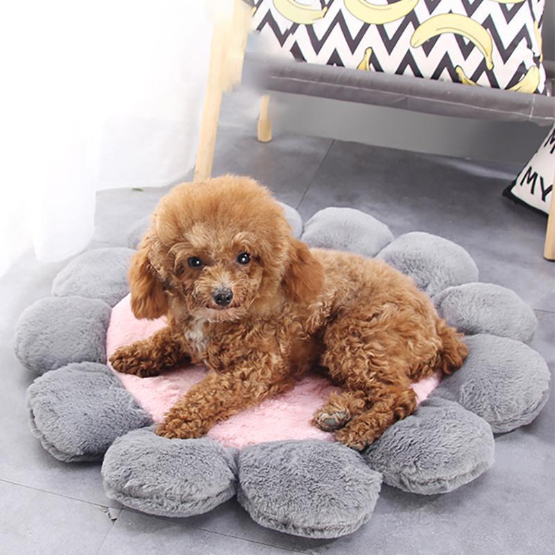 Lighteme  Flower Shape Fine Plush Pet Mat Pad (3 colors & 2 sizes)