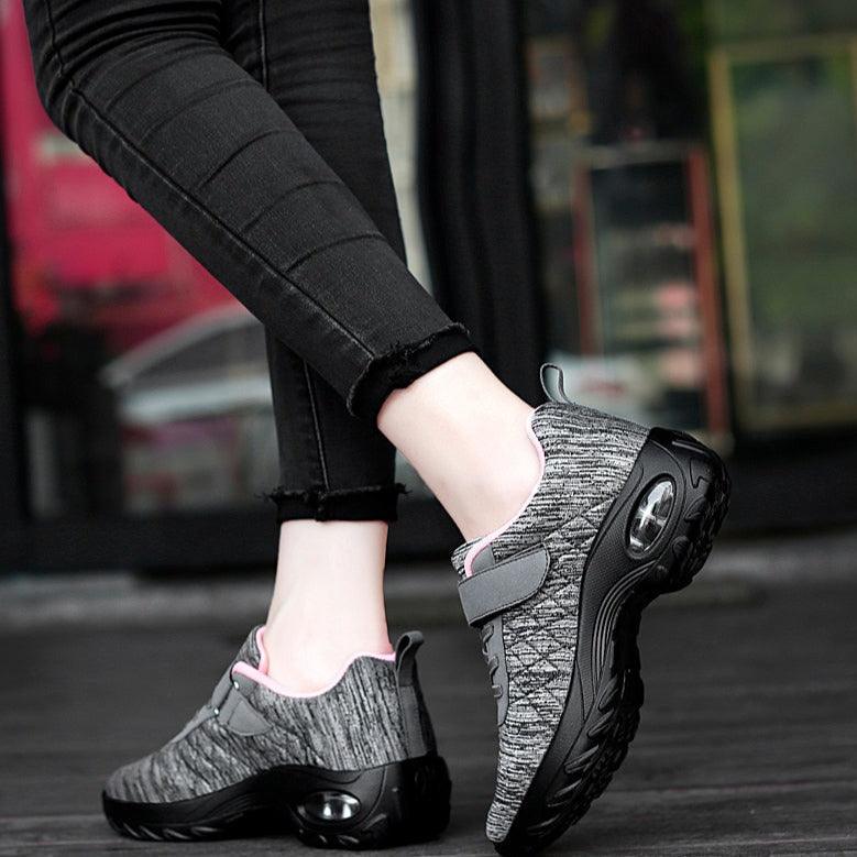Lighteme Fashionable casual sneakers For Mens and Womens