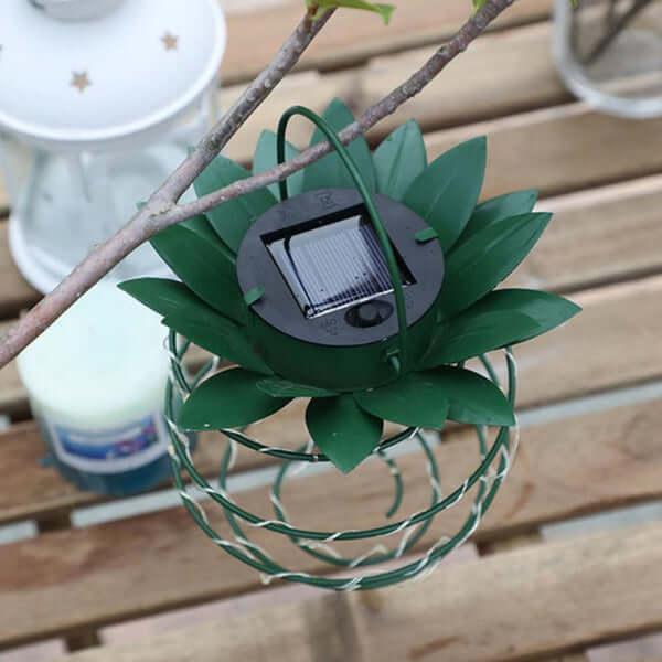 Lighteme Pineapple Solar Lights
