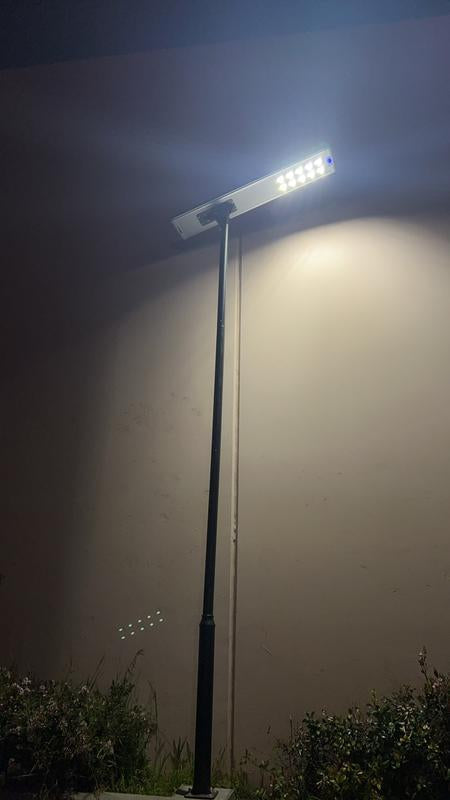 Lighteme 10,000W Commercial Solar street light All In One 6500K-Self Cleaning