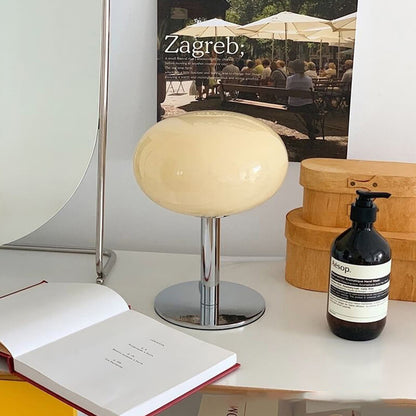 Lampe de table en verre coloré Lighteme Macaron