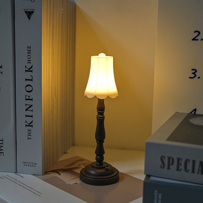 Lighteme Mini Retro Small Table Lamp