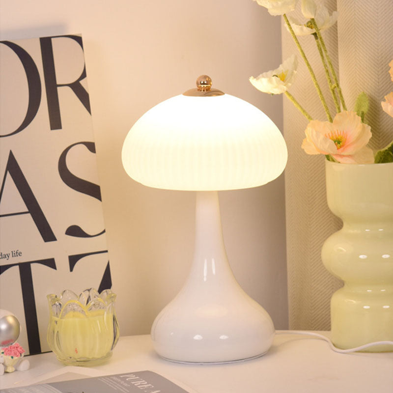 Lampe de table Lighteme style crème romantique