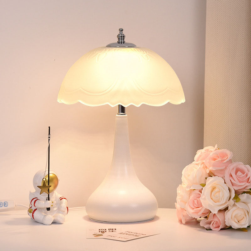 Lampe de table Lighteme style crème romantique