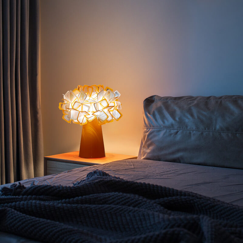 Lighteme Romantic Petal Table Lamp