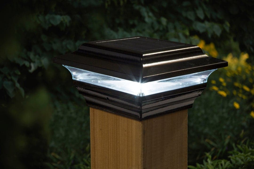 Lighteme Solar Fence Cap Light - Black