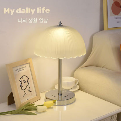 Lighteme Simple Petal Table Lamp