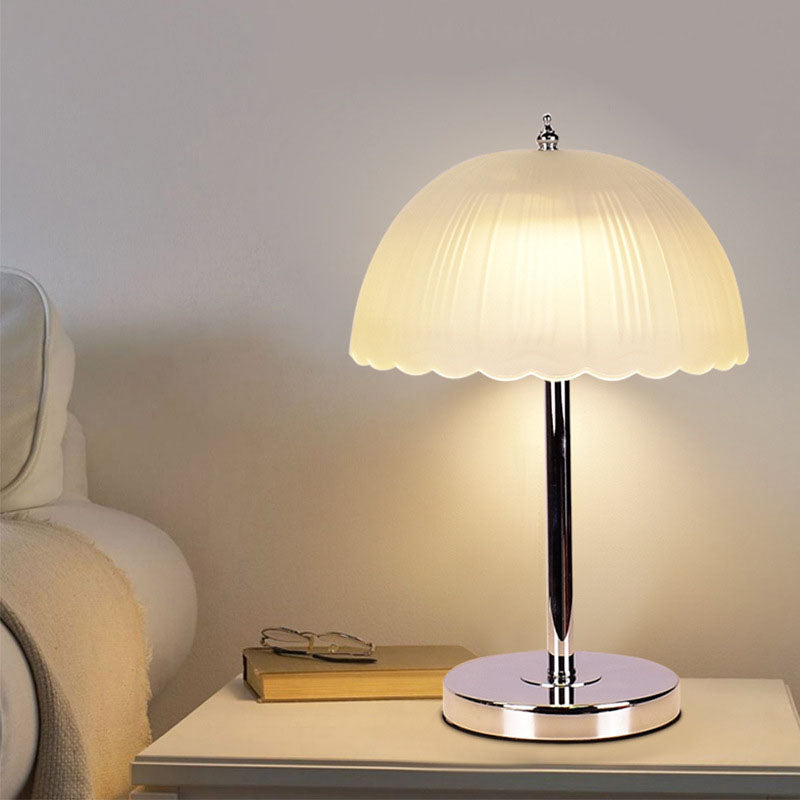 Lighteme Simple Petal Table Lamp