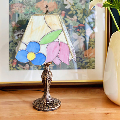 Lighteme Vintage-Tischlampe aus Buntglas