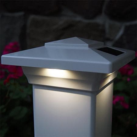 Lighteme Solar Fence Cap Light - White