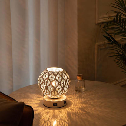 Lighteme Tischlampe aus Schmiedeeisen