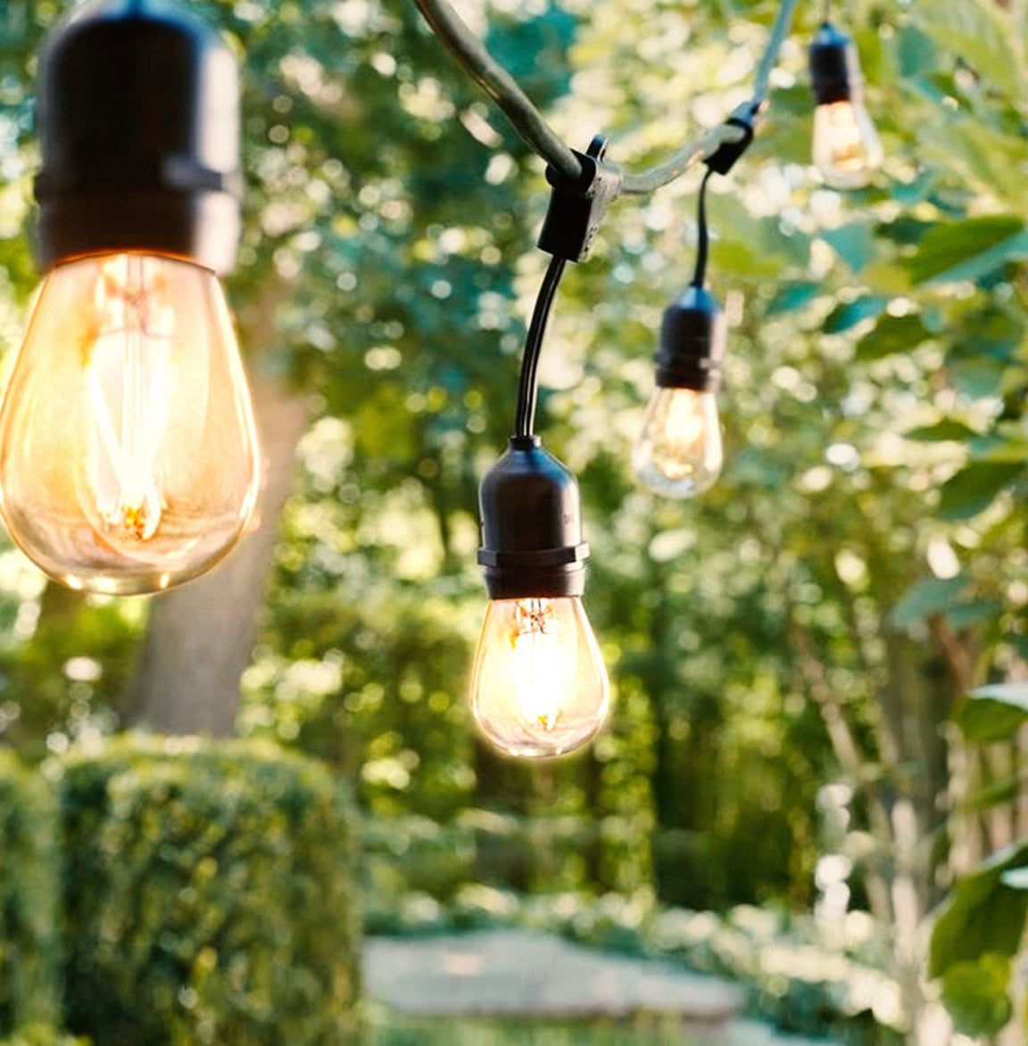 Lighteme 48 Fuß lange, steckbare LED-Lichterkette für den Außenbereich, wasserdicht, zum Aufhängen, dimmbare 2-W-Vintage-Edison-Glühbirnen 