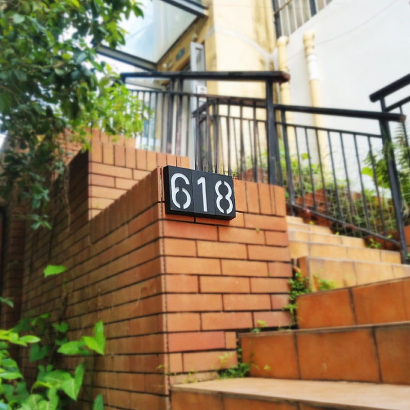 Lighteme LED House Number Solar Power Digital Hotal Door Wall Solar Light Address Number Sign Lamp Custom Street Number Plaque